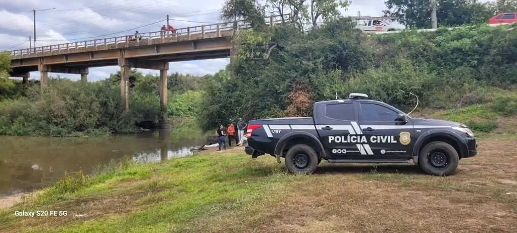 URGENTE: Pai é preso após jogar o próprio filho de uma ponte no RS